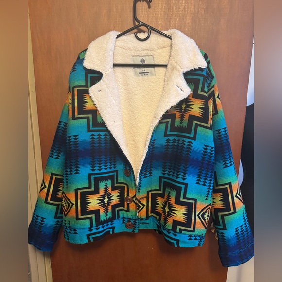 Chaska Jackets & Blazers - SzM Chaska blanket jacket. Sherpa lining. Vibrant star tribal pattern. NWOT